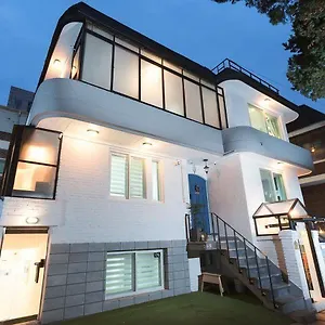 2* 酒店 Mono House Hongdae